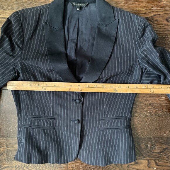 Tara Jarmon Navy Pinstripe Short Blazer-Size 36 (US 4) - Picture 6 of 9
